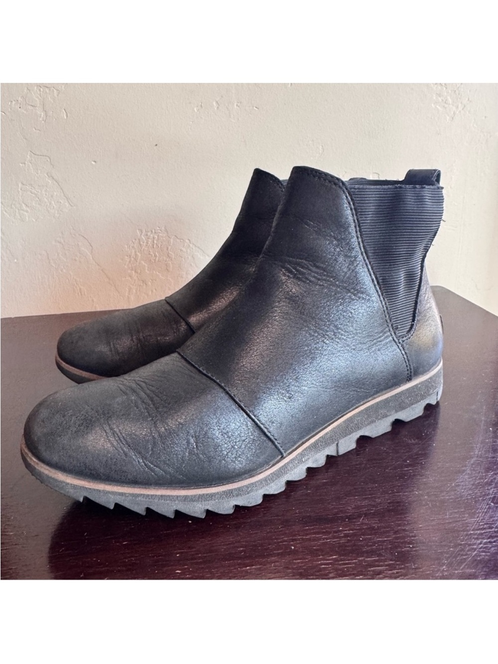 Sorel Harlow Chelsea Leather Boots